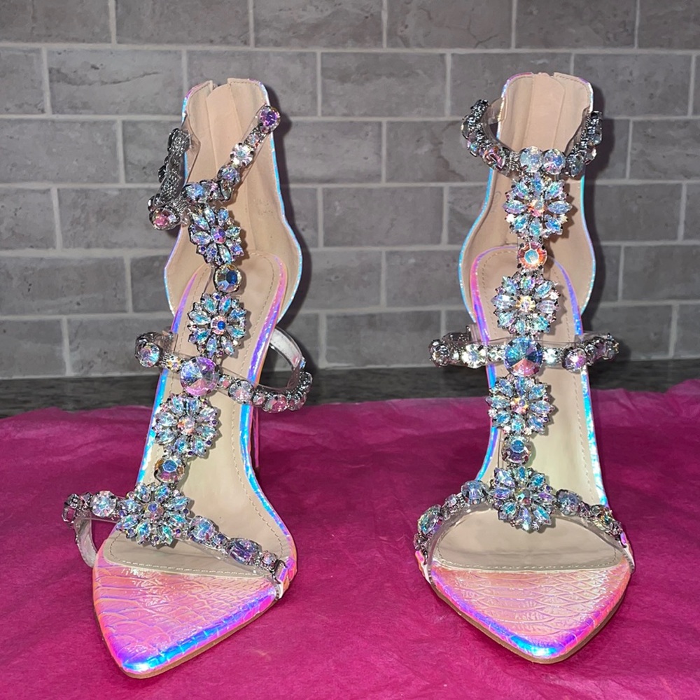 Stunning jeweled heels - Picture 2 of 9